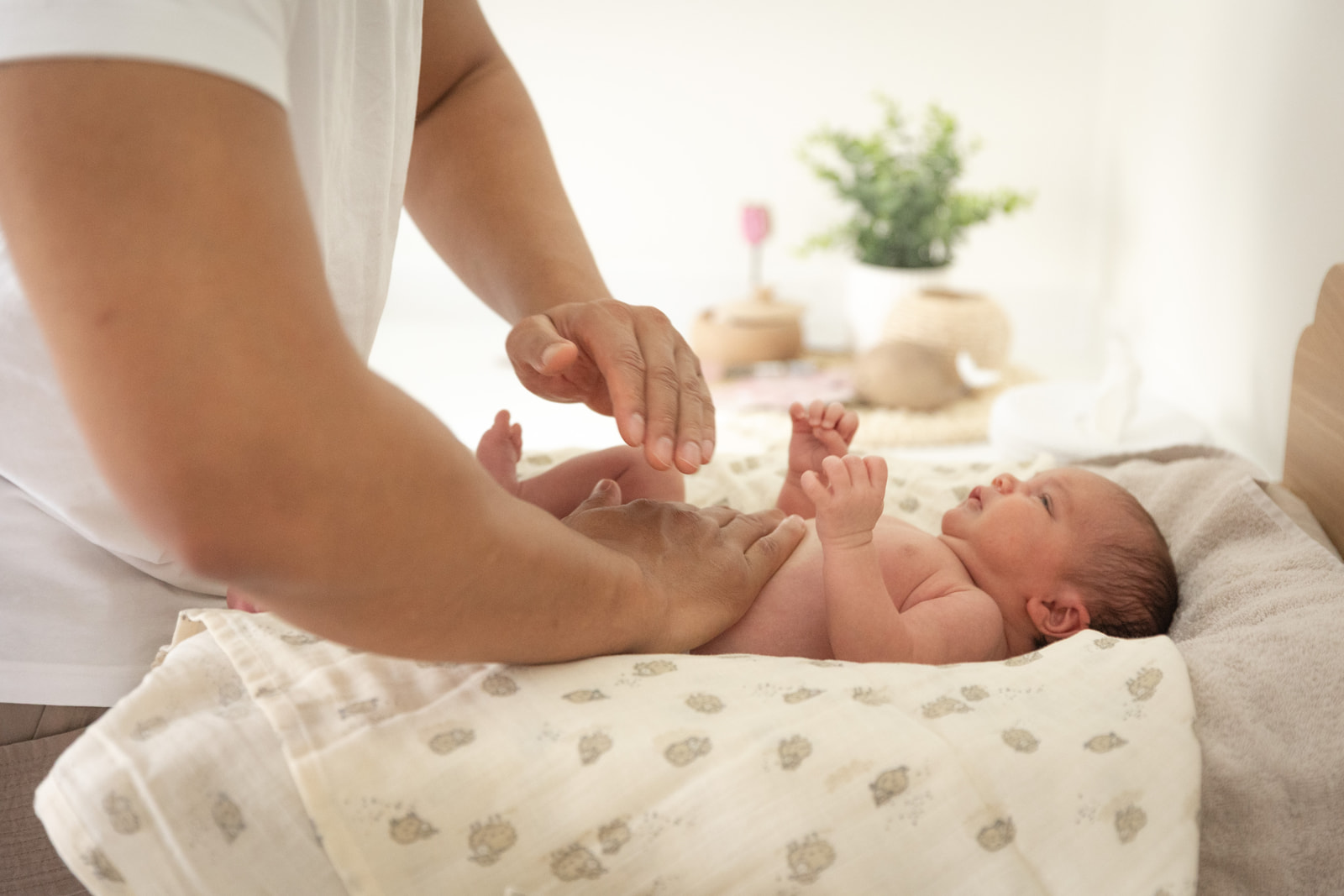 Atelier massage bébé à Enghien — Entre-Deux